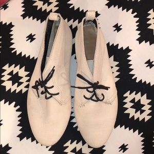 Vintage Outdorables lace ups  ankle boots